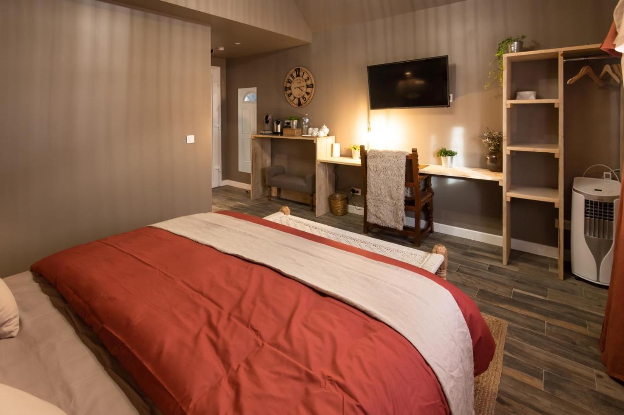 J&J Room - Hebergement D'Exception Pres De Provins! Le Bas Courton Exterior foto