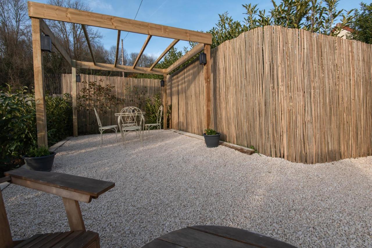 J&J Room - Hebergement D'Exception Pres De Provins! Le Bas Courton Exterior foto